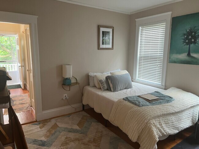 Bedroom 2 to main Hall - 97 Bow St
