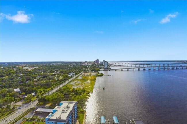 Building Photo - 2743 First St