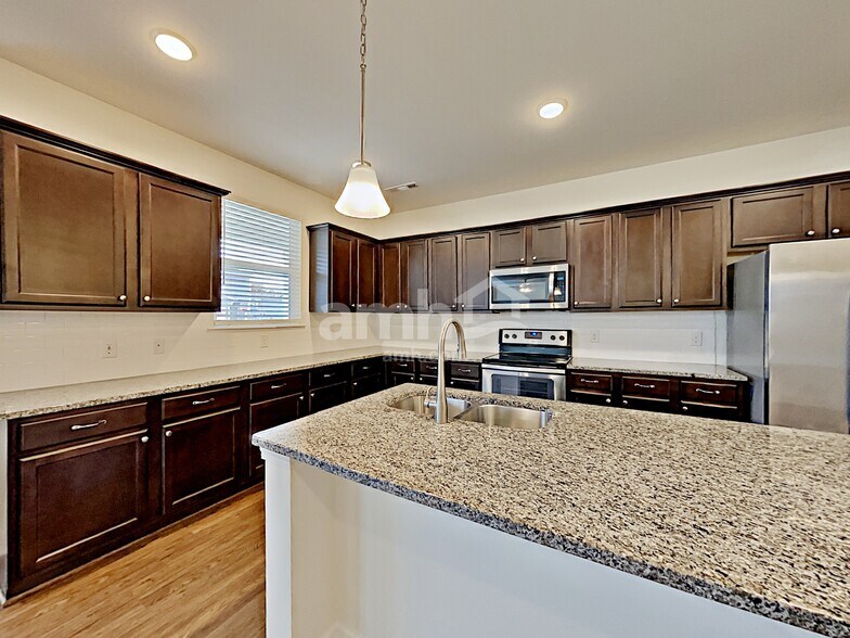 Building Photo - 5258 Lake Maxwell Dr