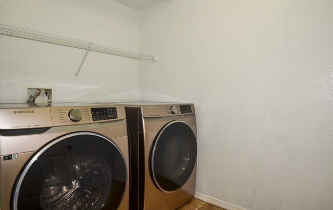 Building Photo - 5922 Wolf Village Dr