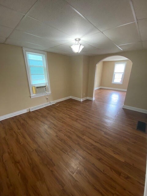 Building Photo - 348 Maple Ave