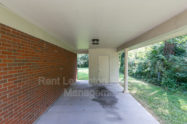 Building Photo - 3516 Greentree Rd