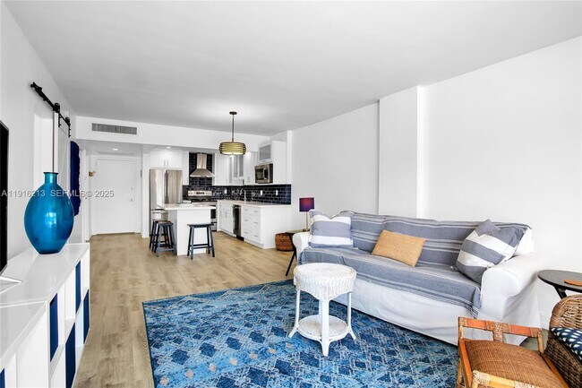 Building Photo - 100 Edgewater Dr