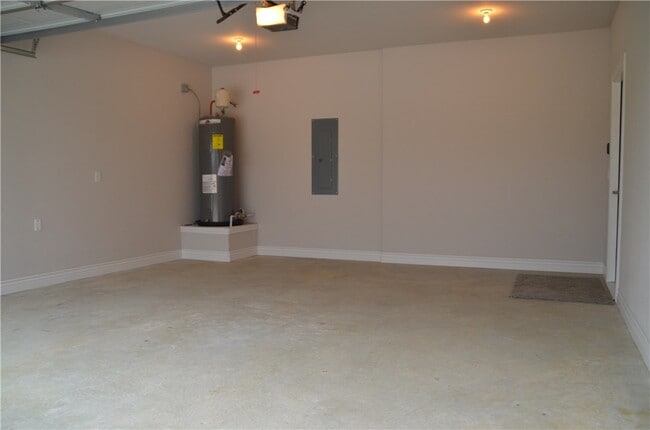 Building Photo - 1710 SW Riverstone Rd