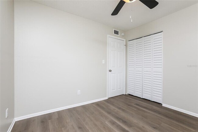 Building Photo - 6923 Yucatan Dr