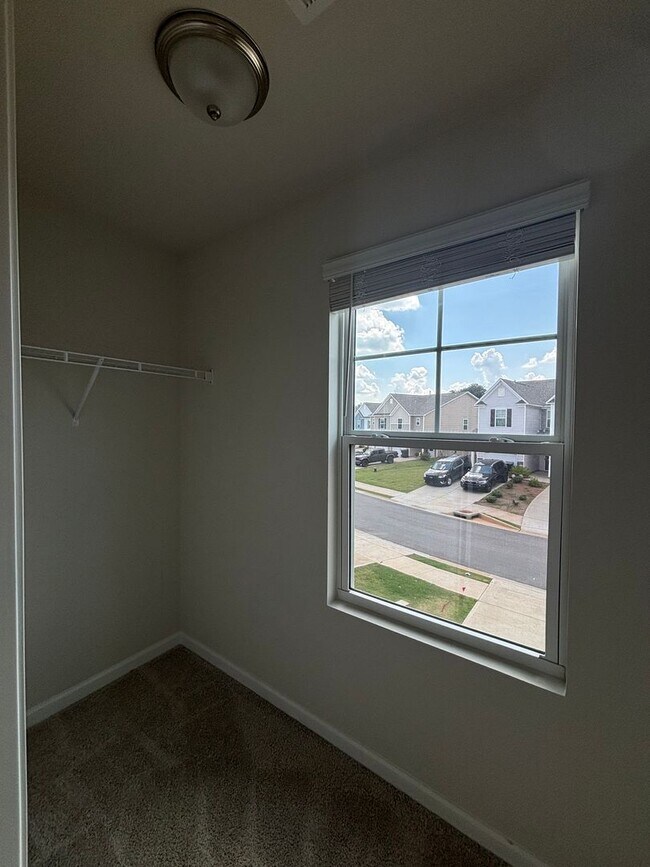 Building Photo - 125 Adger Rd