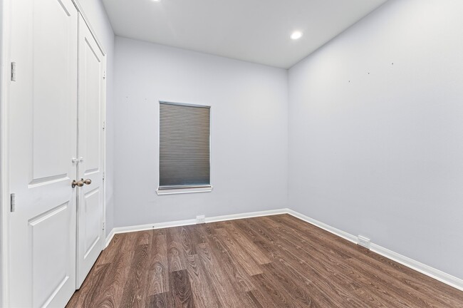 Building Photo - 18841 Elegance Ave