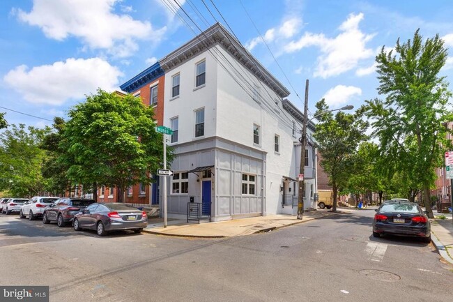 Building Photo - 1916 Poplar St