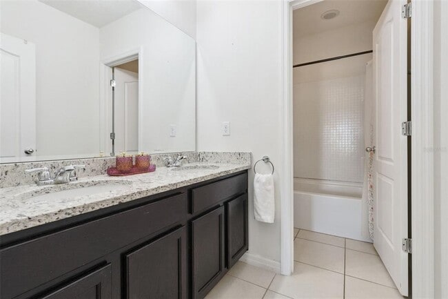 Building Photo - 5289 Oakbourne Ave