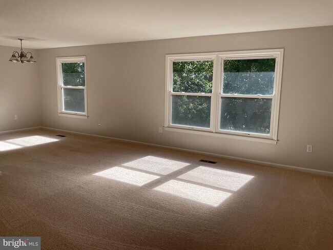 Building Photo - 8904 Grass Valley Ct