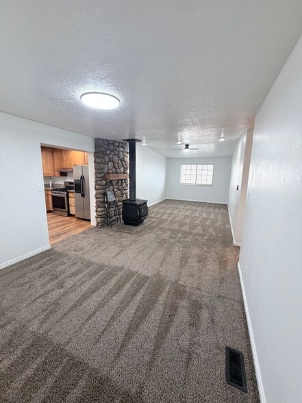 Building Photo - 306 E 900 N