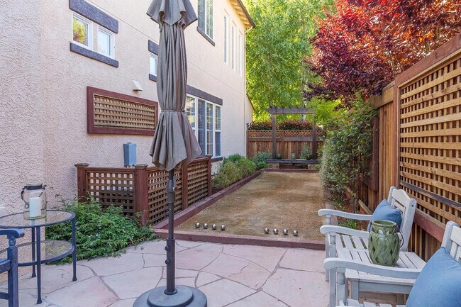 Building Photo - 2490 Muirfield Way