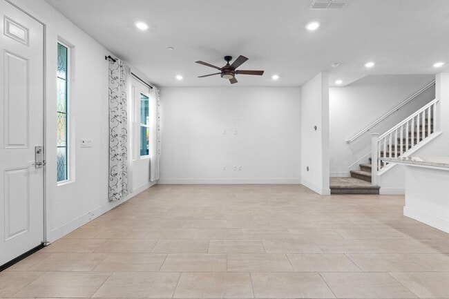 Building Photo - Modern 3 Bedroom 2 Bath Downtown Livermore