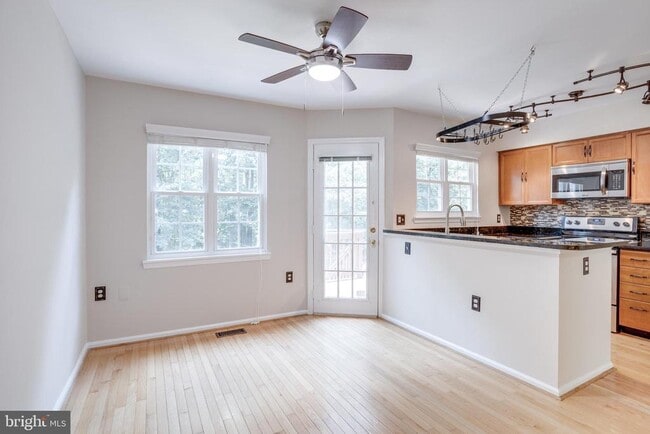 Building Photo - 5728 Evergreen Knoll Ct