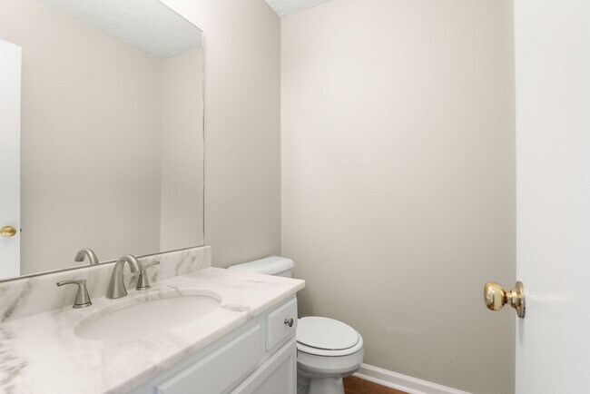 Building Photo - Highly sought after Chesney Glen division....