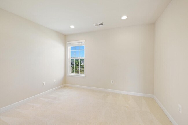 Building Photo - 5500 Young Family Trail West