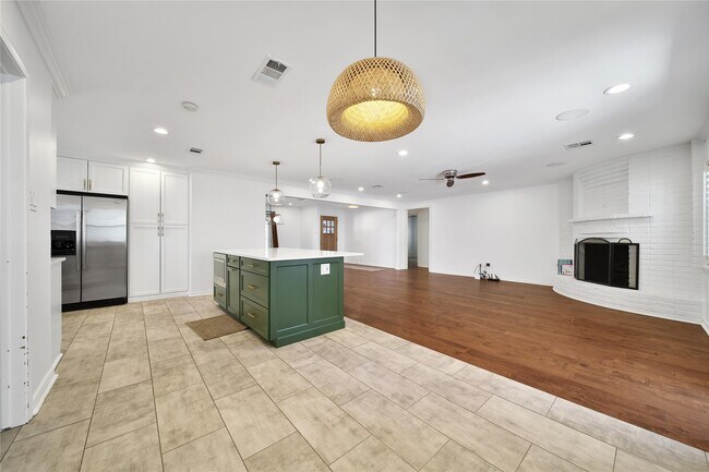 Building Photo - 5027 Twin Candle Dr
