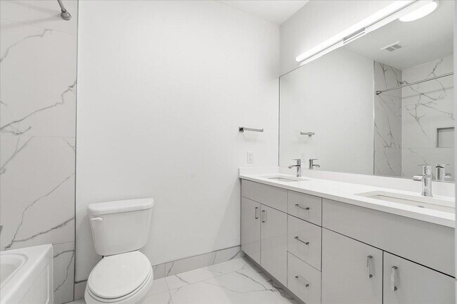 Building Photo - 290 Griffith St