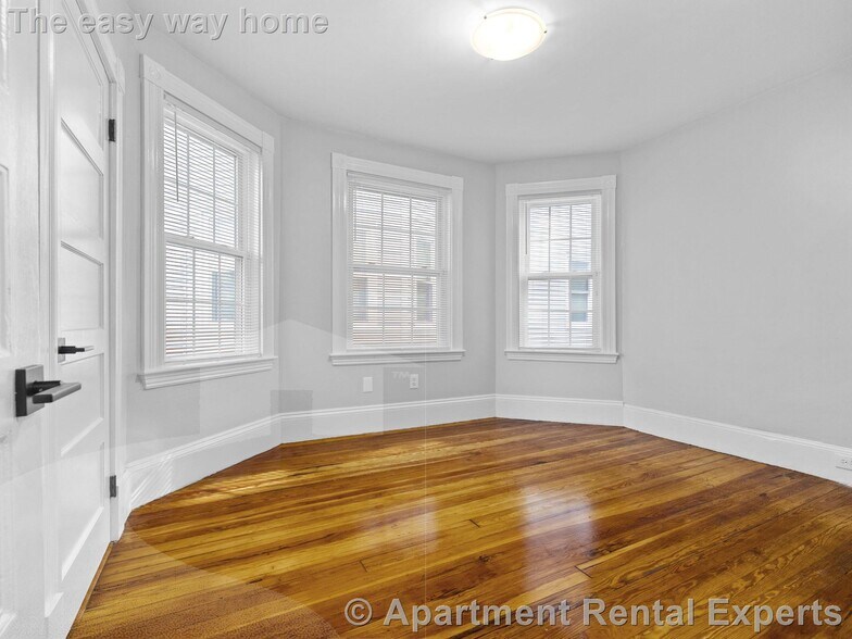 Building Photo - 39 Hancock St