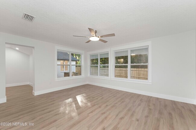 Building Photo - 4308 Worth Dr E