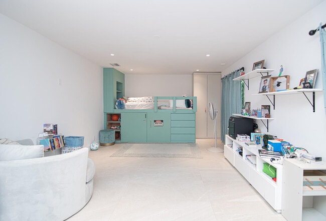 Building Photo - 8208 Twin Lake Dr