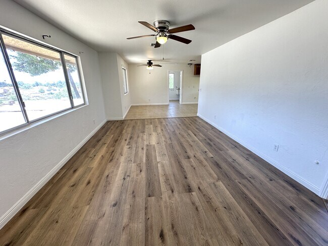 Building Photo - 27289 San Jacinto St