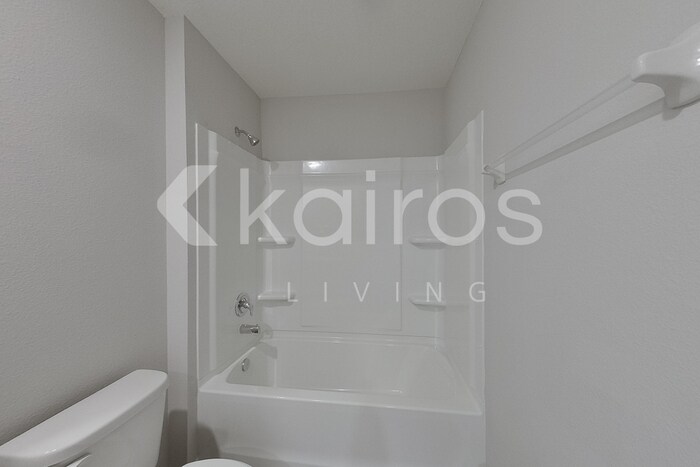 Building Photo - 4445 SW 85 Ln