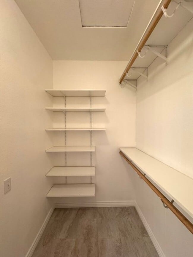 Building Photo - Bright and Open 3 Bedroom Home in Murrieta...