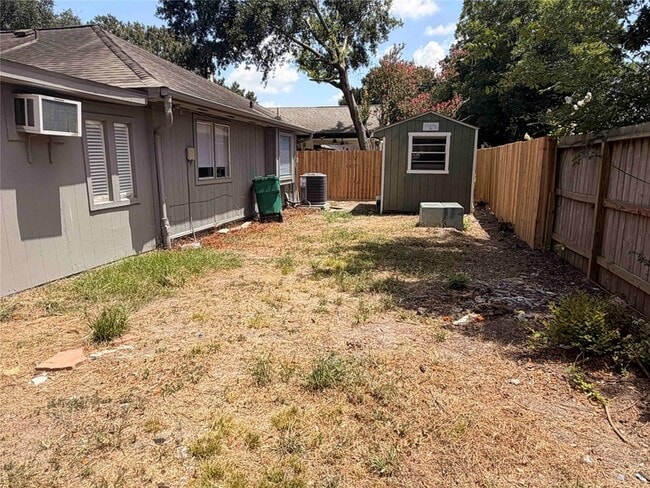 Building Photo - 7111 Feather Creek Dr