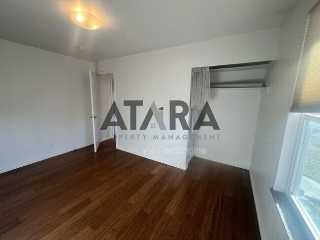 Building Photo - 9111 Parakeet Dr