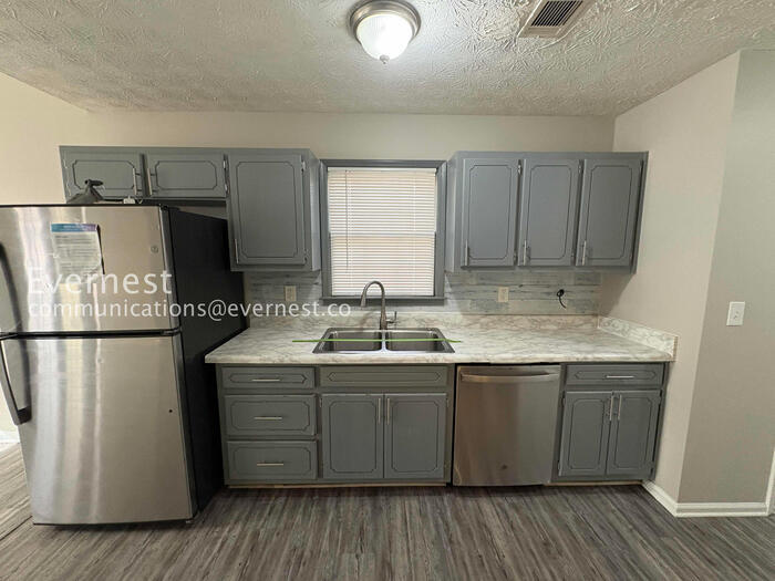 Building Photo - 130 Summerfield Dr