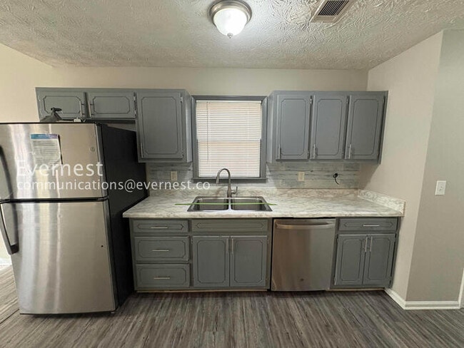 Building Photo - 130 Summerfield Dr