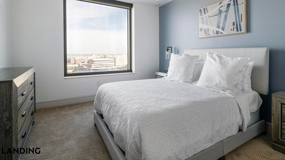 Building Photo - 777 Preston St