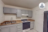 Building Photo - 929 N Calvert St