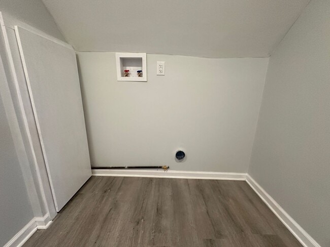 Building Photo - 824 Fifth NW