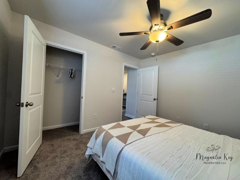 Building Photo - 514 Strawberry Fld Wy