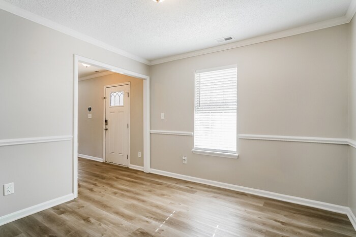 Building Photo - 300 Beech Hill Ct