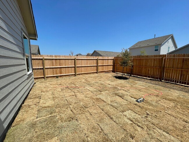 Building Photo - SINGLE FAMILY HOME FOR RENT