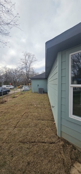 Building Photo - 7952 Hull Ave