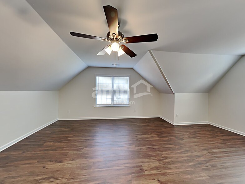 Building Photo - 9276 Durhamshire Dr