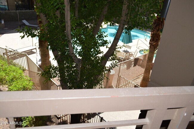 Building Photo - 1701 E Colter St