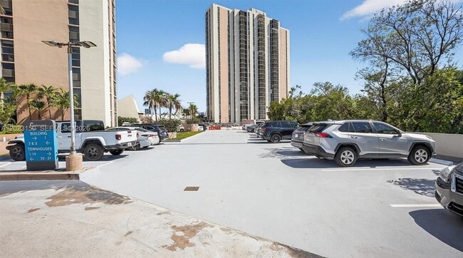 Building Photo - 20335 W Country Club Dr