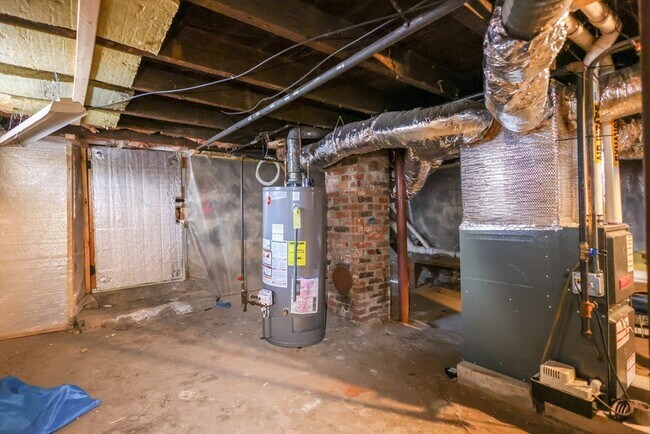 Building Photo - 68 Newhall St