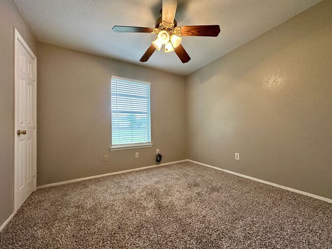 Building Photo - 148 Bowie Ln