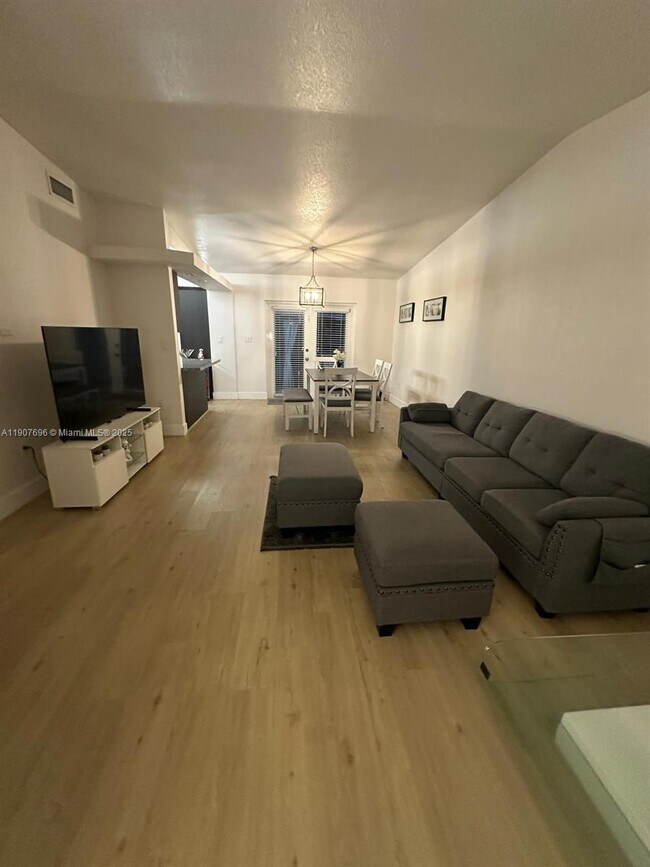 Building Photo - 15304 SW 81st Ln