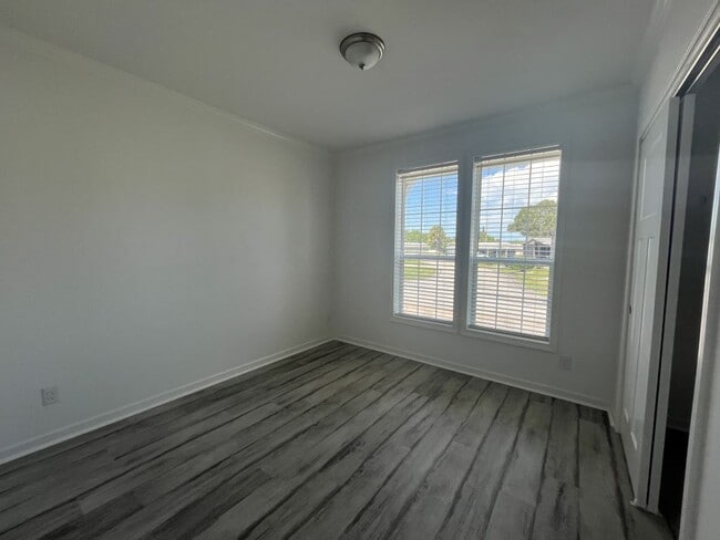 Building Photo - 245 Bimini Cay Cir