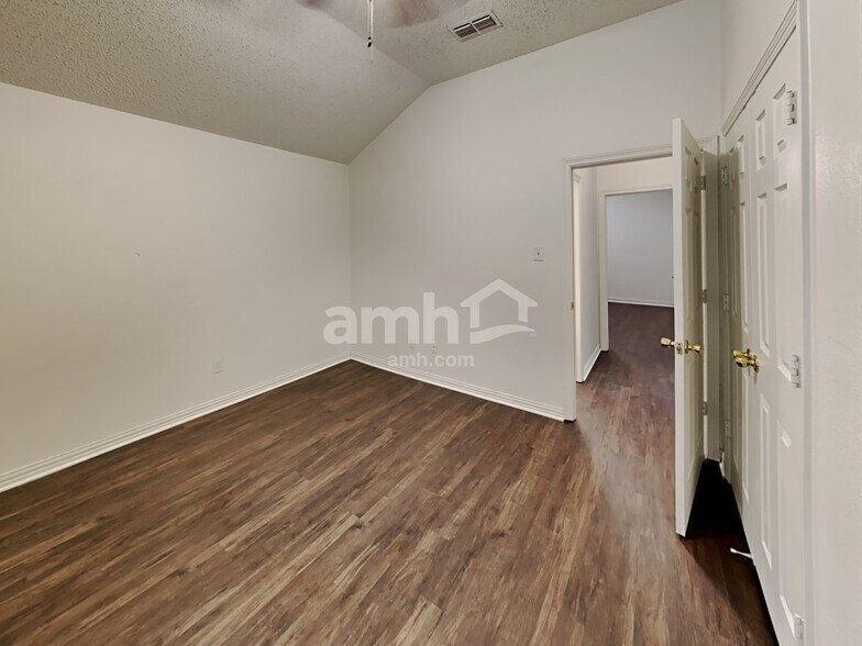 Building Photo - 6024 Silkcrest Trail