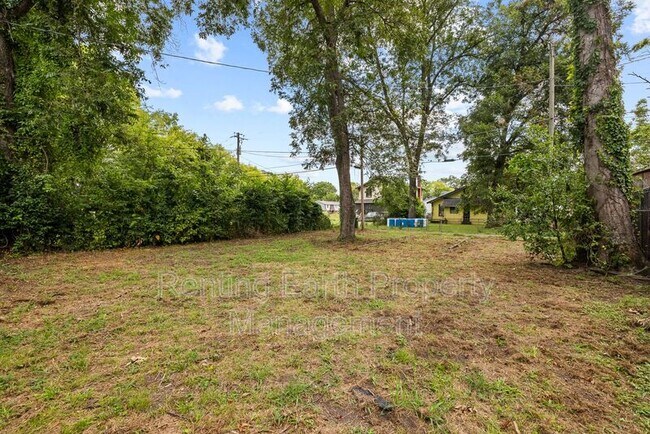 Building Photo - 3111 Avenue D
