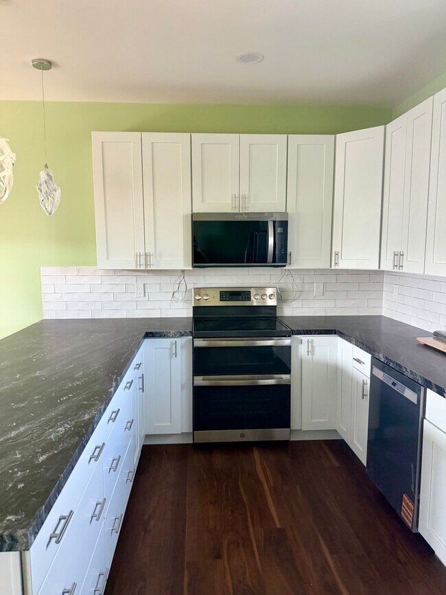 Building Photo - 1276 S Nahale Pl