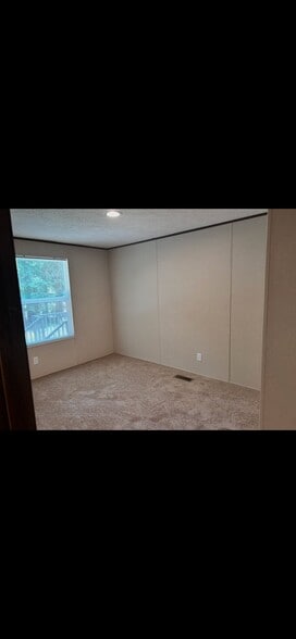 Building Photo - 2642 Forbes Rd